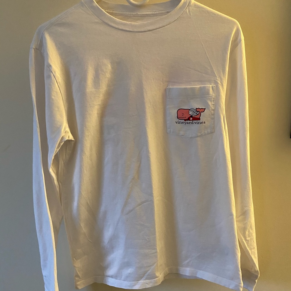 White vineyard vines long comfortable tee